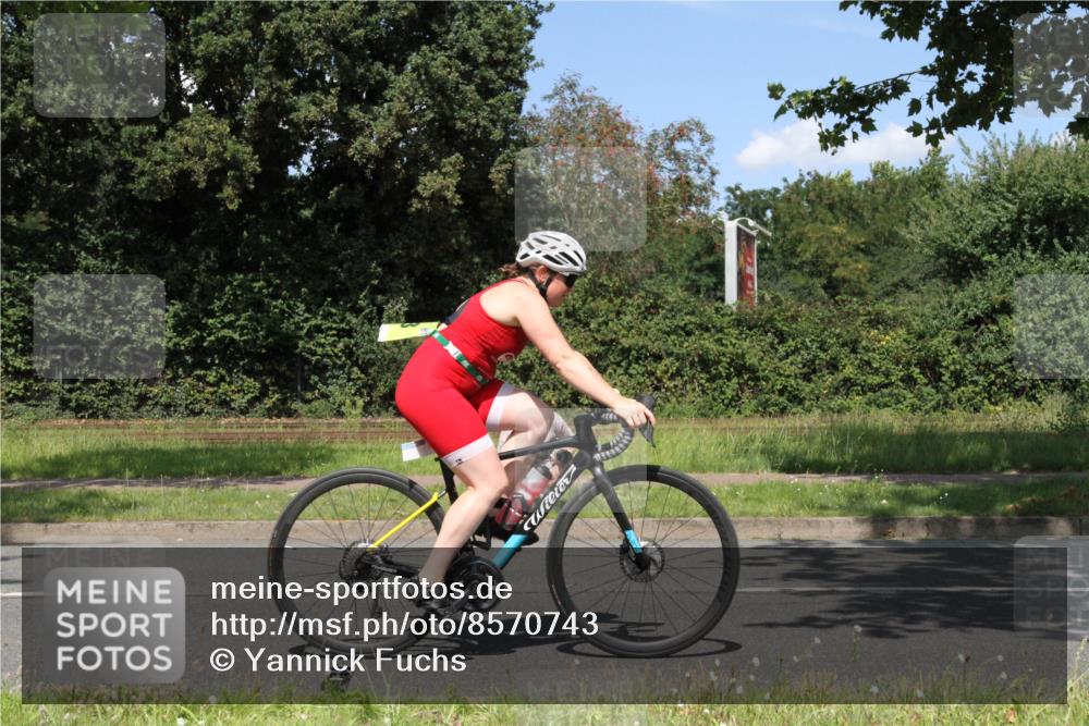 10.08.2025 - GEWOBA Citytriathlon Bremen Yannick Fuchs http://msf.ph/oto/8570743 10.08.2025 14:26:33 Radfahren 358, 360, 404, 408, 445, 453, 532 meine-sportfotos.de