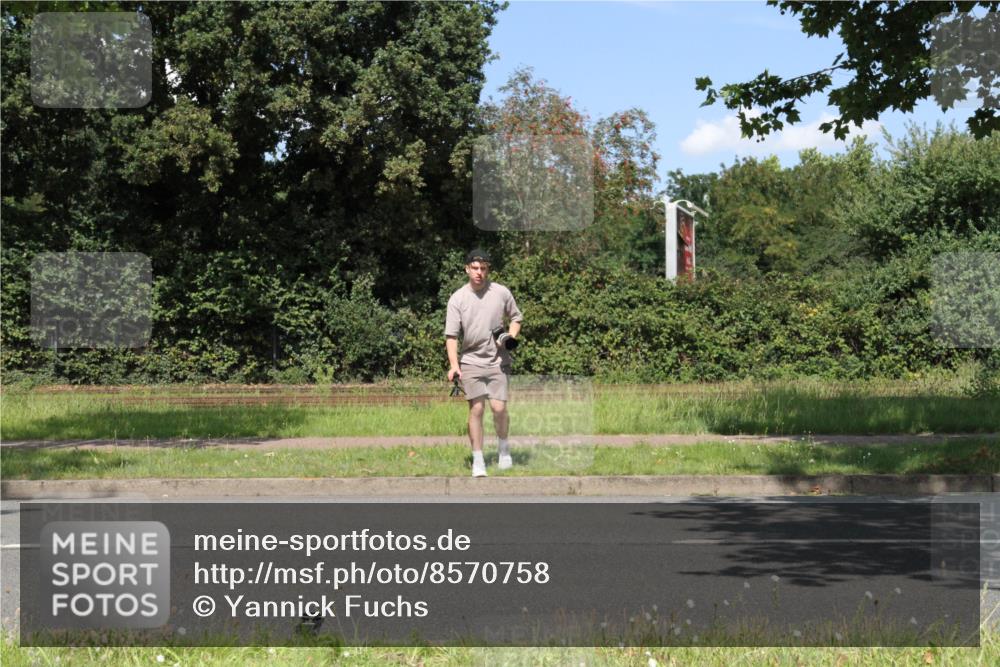 10.08.2025 - GEWOBA Citytriathlon Bremen Yannick Fuchs http://msf.ph/oto/8570758 10.08.2025 14:26:39 Radfahren 349, 358, 360, 404, 408, 445, 453, 532 meine-sportfotos.de