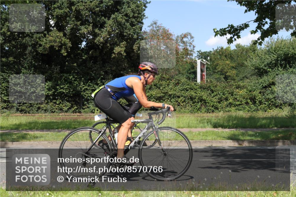 10.08.2025 - GEWOBA Citytriathlon Bremen Yannick Fuchs http://msf.ph/oto/8570766 10.08.2025 14:26:53 Radfahren 349, 372, 408, 422, 445, 484, 497 meine-sportfotos.de