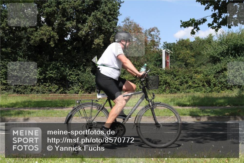 10.08.2025 - GEWOBA Citytriathlon Bremen Yannick Fuchs http://msf.ph/oto/8570772 10.08.2025 14:27:13 Radfahren 189, 196, 276, 286, 305, 318, 441, 457 meine-sportfotos.de