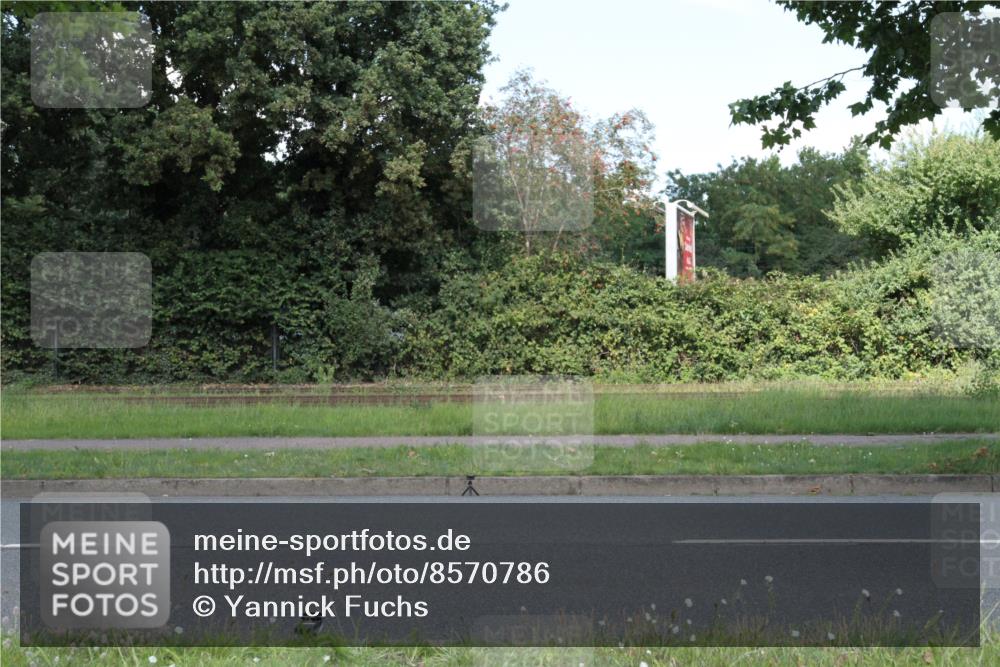10.08.2025 - GEWOBA Citytriathlon Bremen Yannick Fuchs http://msf.ph/oto/8570786 10.08.2025 14:27:29 Radfahren 120, 156, 286, 320, 363, 441 meine-sportfotos.de