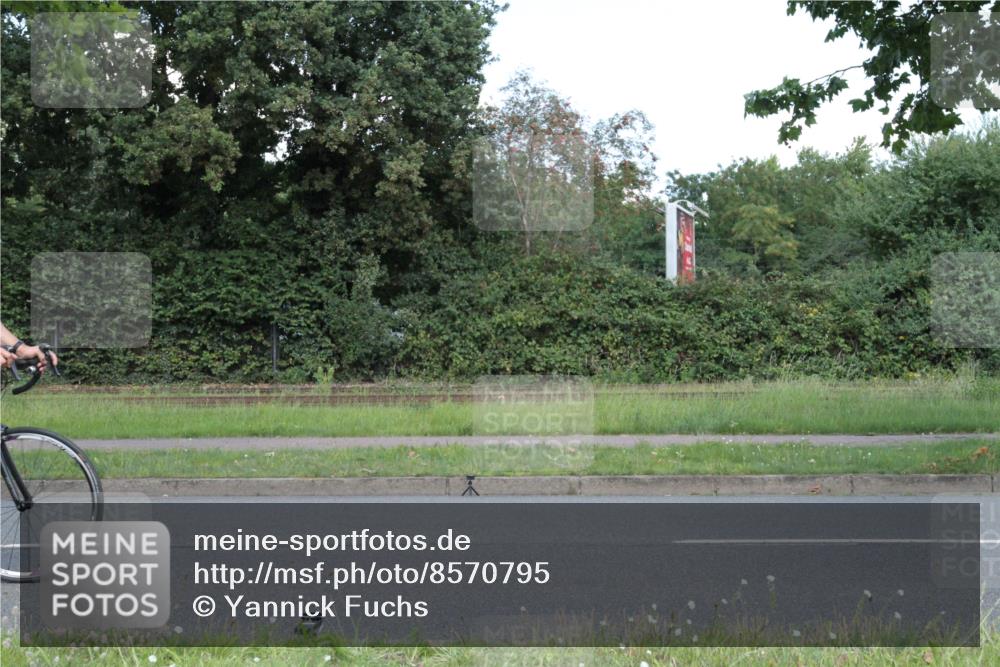 10.08.2025 - GEWOBA Citytriathlon Bremen Yannick Fuchs http://msf.ph/oto/8570795 10.08.2025 14:27:32 Radfahren 120, 156, 320, 363, 441 meine-sportfotos.de