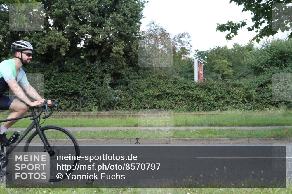 10.08.2025 - GEWOBA Citytriathlon Bremen Yannick Fuchs http://msf.ph/oto/8570797 10.08.2025 14:27:33 Radfahren 120, 156, 320, 363 meine-sportfotos.de