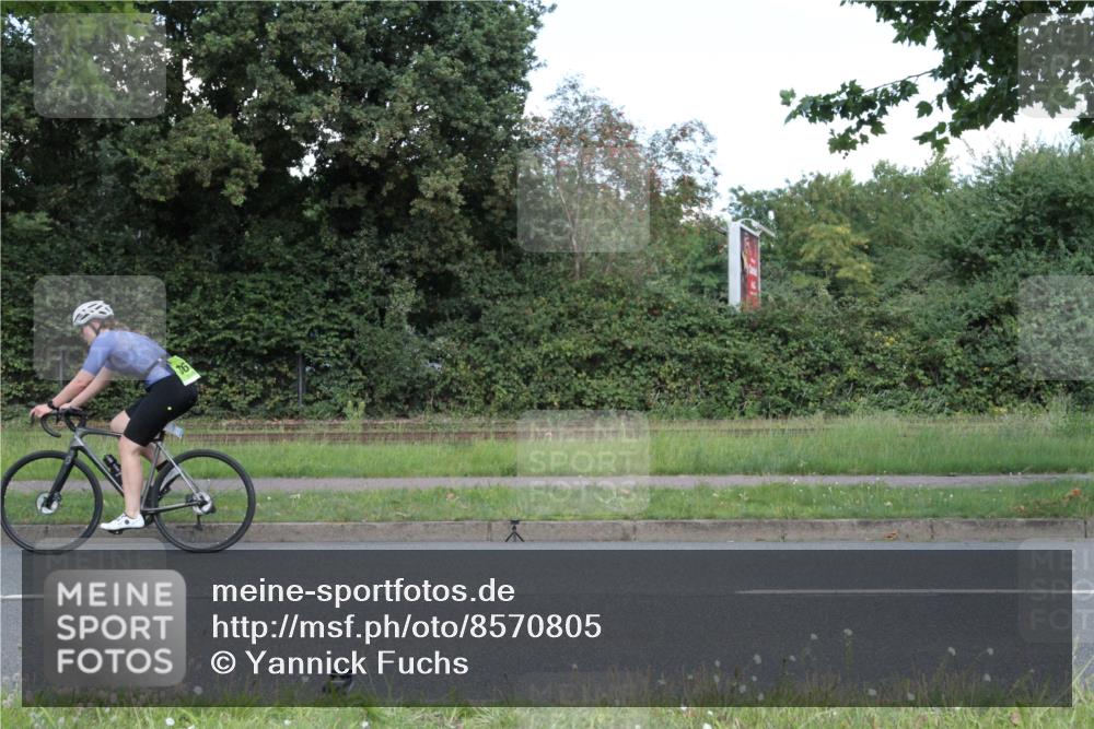 10.08.2025 - GEWOBA Citytriathlon Bremen Yannick Fuchs http://msf.ph/oto/8570805 10.08.2025 14:27:36 Radfahren 120, 156, 194, 320, 363 meine-sportfotos.de