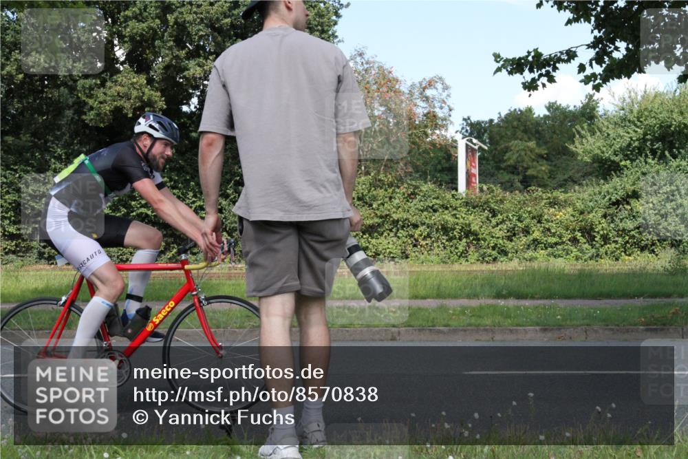 10.08.2025 - GEWOBA Citytriathlon Bremen Yannick Fuchs http://msf.ph/oto/8570838 10.08.2025 14:27:52 Radfahren 159, 194, 293, 322, 363 meine-sportfotos.de