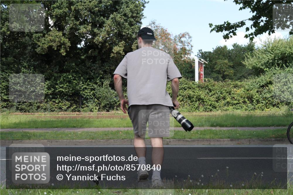 10.08.2025 - GEWOBA Citytriathlon Bremen Yannick Fuchs http://msf.ph/oto/8570840 10.08.2025 14:27:52 Radfahren 159, 194, 293, 322, 363 meine-sportfotos.de