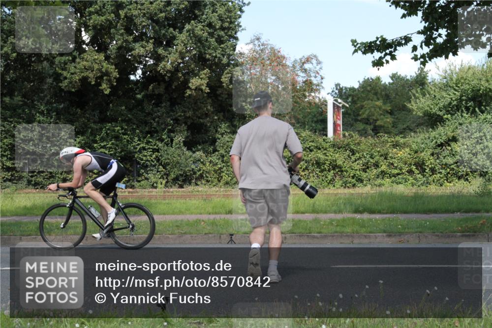 10.08.2025 - GEWOBA Citytriathlon Bremen Yannick Fuchs http://msf.ph/oto/8570842 10.08.2025 14:27:53 Radfahren 159, 194, 293, 322, 363 meine-sportfotos.de