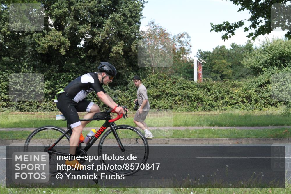 10.08.2025 - GEWOBA Citytriathlon Bremen Yannick Fuchs http://msf.ph/oto/8570847 10.08.2025 14:27:55 Radfahren 70, 159, 194, 293, 322 meine-sportfotos.de