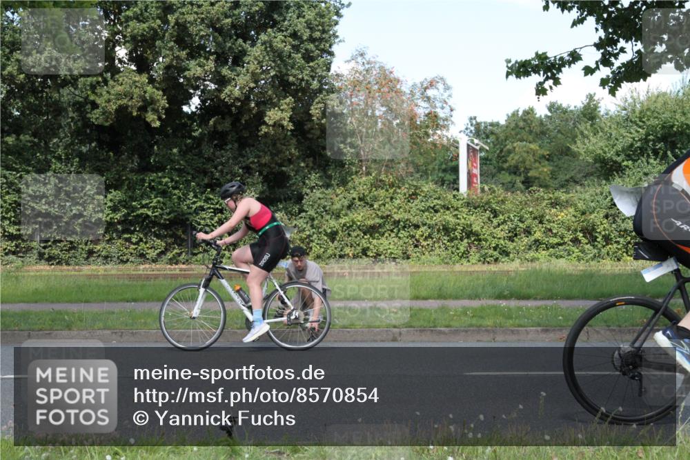 10.08.2025 - GEWOBA Citytriathlon Bremen Yannick Fuchs http://msf.ph/oto/8570854 10.08.2025 14:27:57 Radfahren 70, 159, 194, 293, 322 meine-sportfotos.de