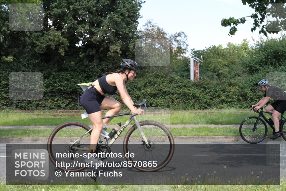 10.08.2025 - GEWOBA Citytriathlon Bremen Yannick Fuchs http://msf.ph/oto/8570865 10.08.2025 14:28:19 Radfahren 70, 382, 401, 448 meine-sportfotos.de