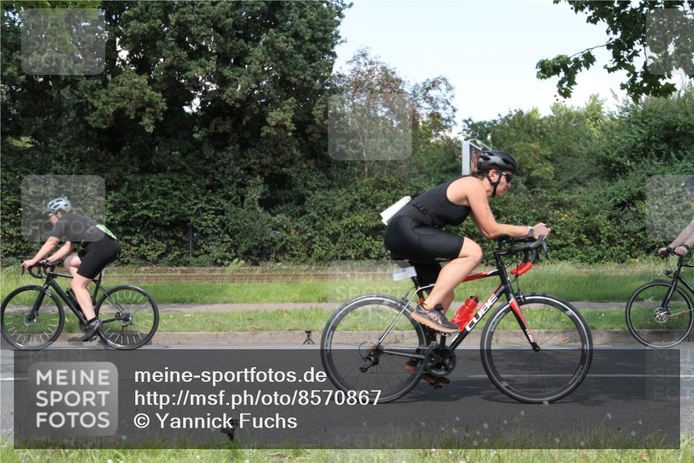 10.08.2025 - GEWOBA Citytriathlon Bremen Yannick Fuchs http://msf.ph/oto/8570867 10.08.2025 14:28:20 Radfahren 70, 382, 401, 448 meine-sportfotos.de