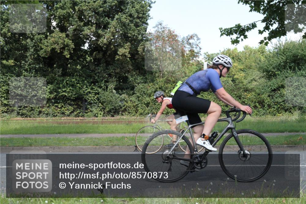 10.08.2025 - GEWOBA Citytriathlon Bremen Yannick Fuchs http://msf.ph/oto/8570873 10.08.2025 14:28:32 Radfahren 237, 367, 401, 448, 467, 483 meine-sportfotos.de