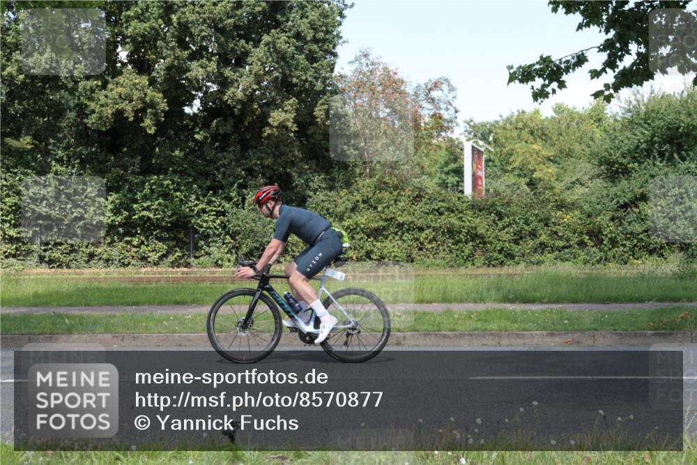 10.08.2025 - GEWOBA Citytriathlon Bremen Yannick Fuchs http://msf.ph/oto/8570877 10.08.2025 14:28:34 Radfahren 171, 237, 367, 401, 467, 483 meine-sportfotos.de