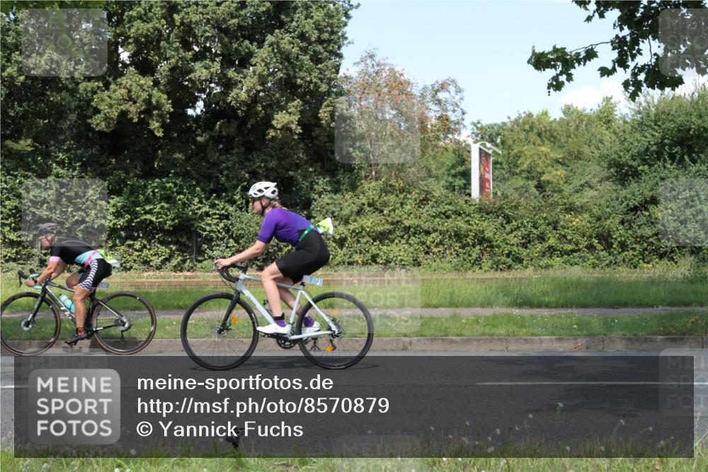 10.08.2025 - GEWOBA Citytriathlon Bremen Yannick Fuchs http://msf.ph/oto/8570879 10.08.2025 14:28:36 Radfahren 171, 237, 350, 367, 401, 467, 483 meine-sportfotos.de