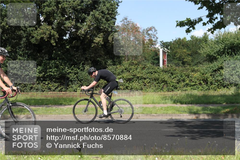 10.08.2025 - GEWOBA Citytriathlon Bremen Yannick Fuchs http://msf.ph/oto/8570884 10.08.2025 14:28:43 Radfahren 171, 193, 237, 350, 367, 401, 467, 483 meine-sportfotos.de
