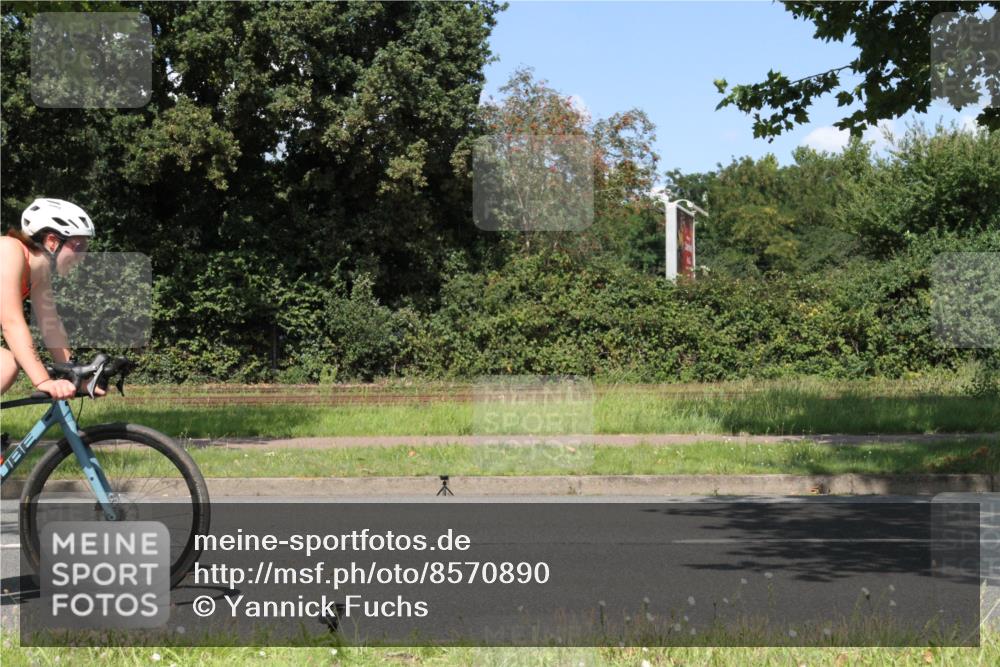 10.08.2025 - GEWOBA Citytriathlon Bremen Yannick Fuchs http://msf.ph/oto/8570890 10.08.2025 14:28:47 Radfahren 171, 193, 237, 350, 403, 467, 483 meine-sportfotos.de