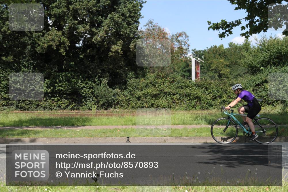 10.08.2025 - GEWOBA Citytriathlon Bremen Yannick Fuchs http://msf.ph/oto/8570893 10.08.2025 14:28:48 Radfahren 171, 193, 237, 350, 403, 467, 483 meine-sportfotos.de