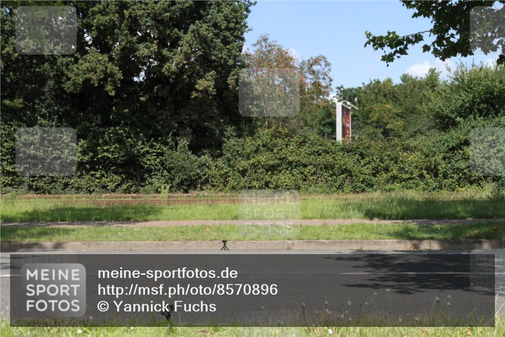10.08.2025 - GEWOBA Citytriathlon Bremen Yannick Fuchs http://msf.ph/oto/8570896 10.08.2025 14:28:49 Radfahren 168, 171, 193, 237, 350, 403, 467, 483 meine-sportfotos.de