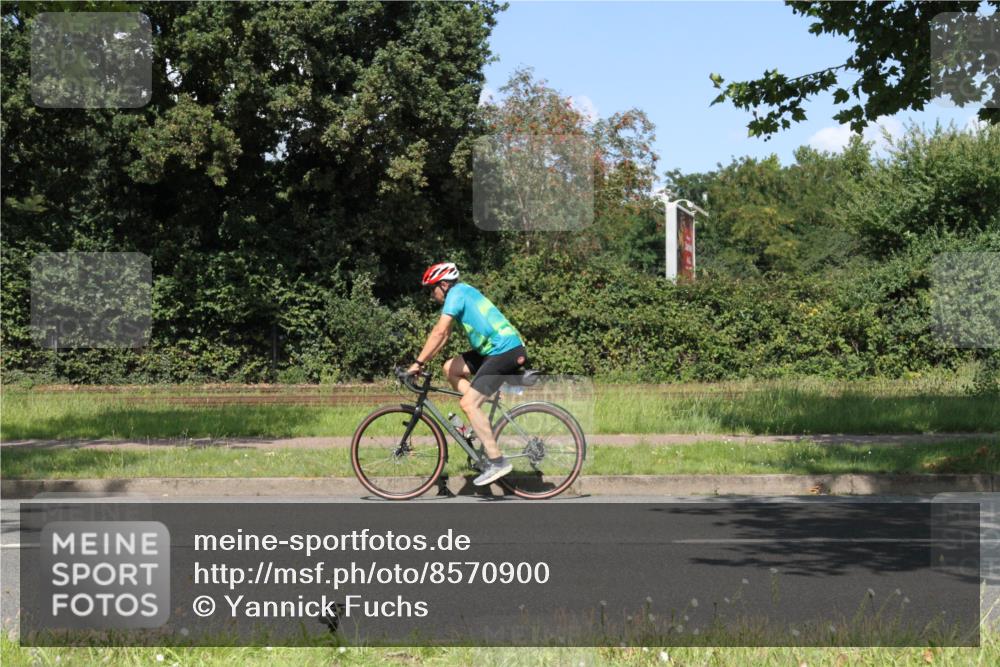 10.08.2025 - GEWOBA Citytriathlon Bremen Yannick Fuchs http://msf.ph/oto/8570900 10.08.2025 14:28:54 Radfahren 168, 171, 172, 193, 321, 350, 403, 467, 483 meine-sportfotos.de