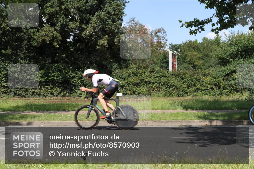 10.08.2025 - GEWOBA Citytriathlon Bremen Yannick Fuchs http://msf.ph/oto/8570903 10.08.2025 14:28:55 Radfahren 168, 171, 172, 193, 321, 350, 403, 483 meine-sportfotos.de