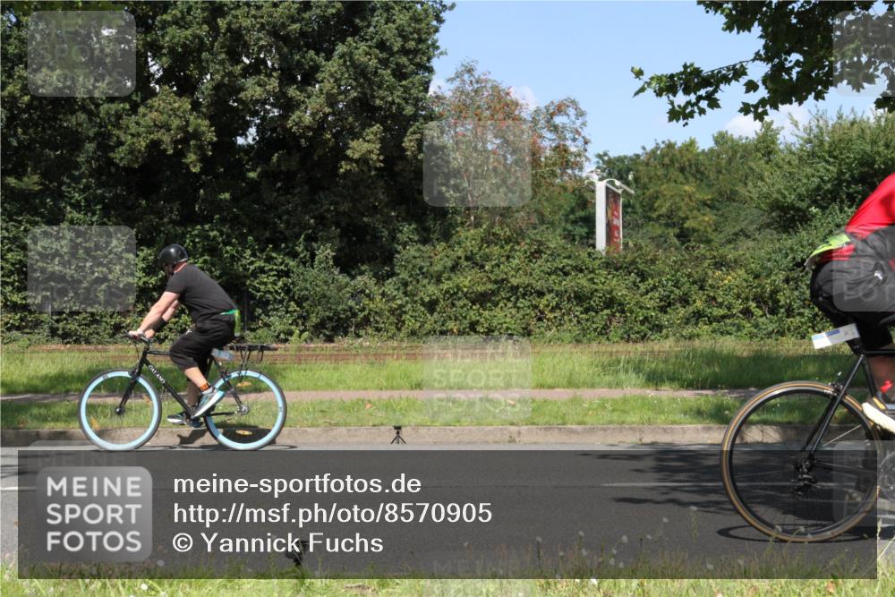 10.08.2025 - GEWOBA Citytriathlon Bremen Yannick Fuchs http://msf.ph/oto/8570905 10.08.2025 14:28:56 Radfahren 168, 171, 172, 193, 321, 350, 403 meine-sportfotos.de