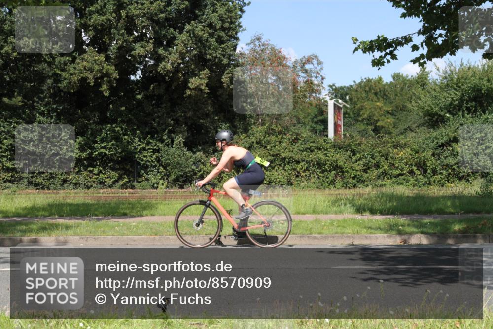 10.08.2025 - GEWOBA Citytriathlon Bremen Yannick Fuchs http://msf.ph/oto/8570909 10.08.2025 14:28:57 Radfahren 168, 171, 172, 193, 321, 350, 403 meine-sportfotos.de