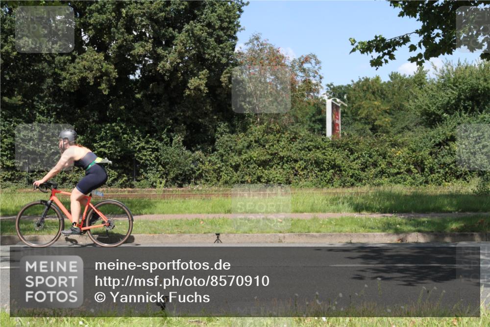 10.08.2025 - GEWOBA Citytriathlon Bremen Yannick Fuchs http://msf.ph/oto/8570910 10.08.2025 14:28:58 Radfahren 168, 171, 172, 193, 321, 350, 403 meine-sportfotos.de