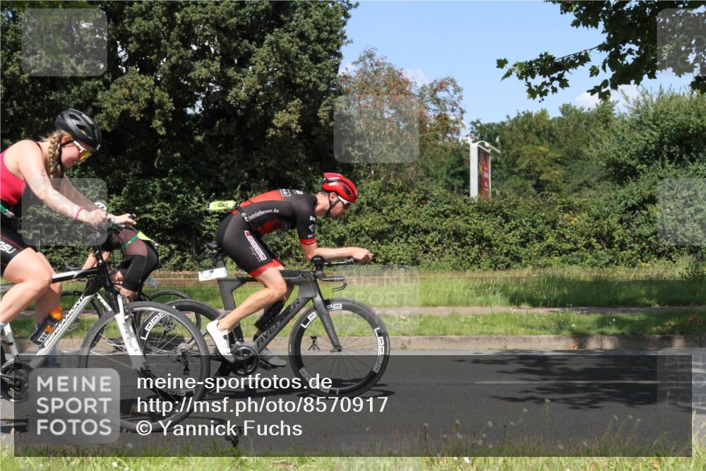 10.08.2025 - GEWOBA Citytriathlon Bremen Yannick Fuchs http://msf.ph/oto/8570917 10.08.2025 14:29:00 Radfahren 168, 172, 193, 321, 350, 403 meine-sportfotos.de