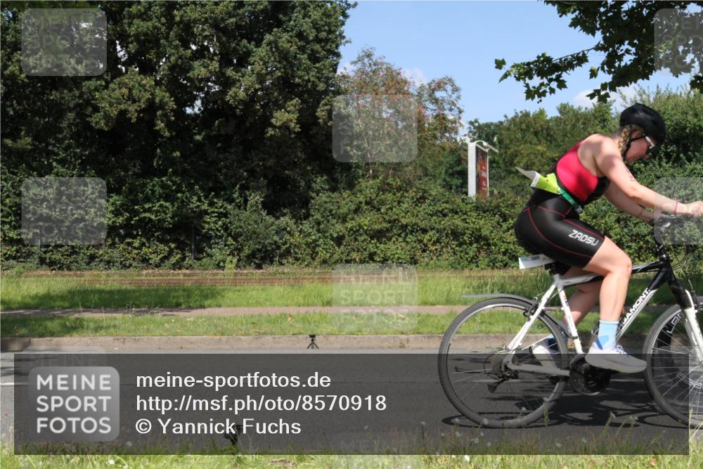 10.08.2025 - GEWOBA Citytriathlon Bremen Yannick Fuchs http://msf.ph/oto/8570918 10.08.2025 14:29:01 Radfahren 168, 172, 193, 321, 350, 403 meine-sportfotos.de