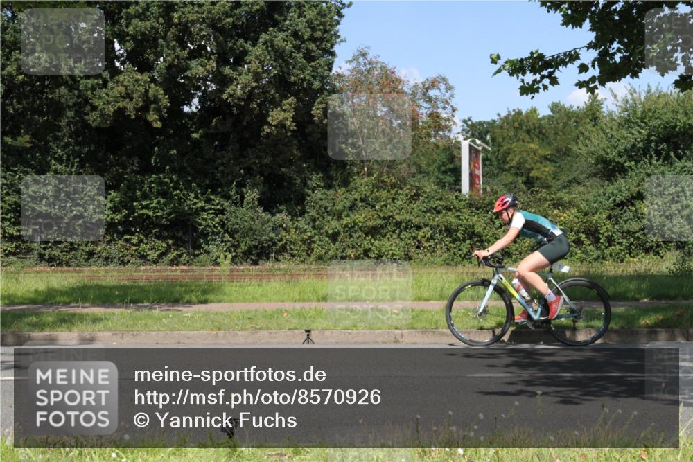 10.08.2025 - GEWOBA Citytriathlon Bremen Yannick Fuchs http://msf.ph/oto/8570926 10.08.2025 14:29:03 Radfahren 168, 172, 188, 193, 321, 403, 447 meine-sportfotos.de