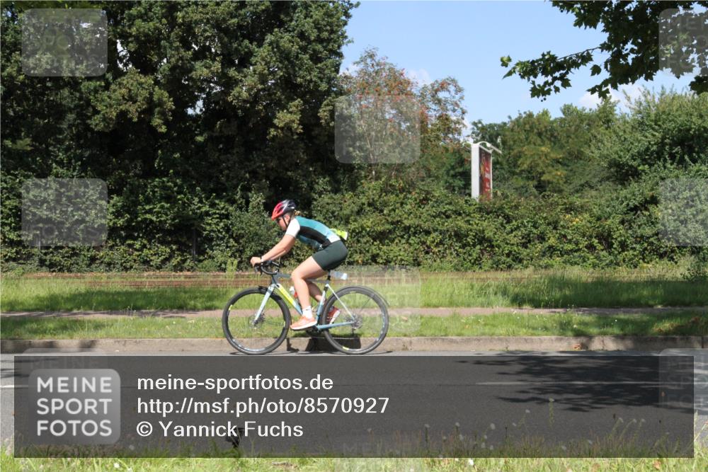 10.08.2025 - GEWOBA Citytriathlon Bremen Yannick Fuchs http://msf.ph/oto/8570927 10.08.2025 14:29:04 Radfahren 168, 172, 188, 321, 403, 447 meine-sportfotos.de