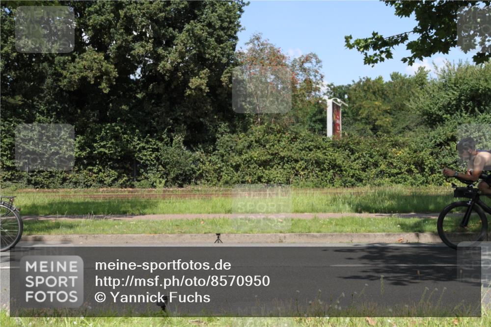 10.08.2025 - GEWOBA Citytriathlon Bremen Yannick Fuchs http://msf.ph/oto/8570950 10.08.2025 14:29:12 Radfahren 168, 172, 188, 321, 389, 447 meine-sportfotos.de