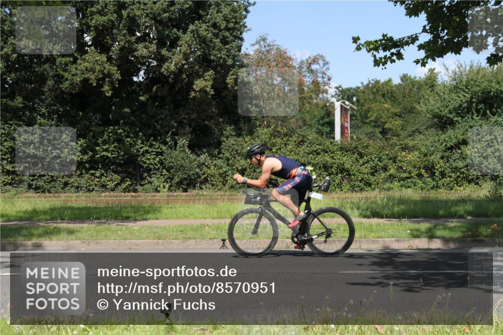 10.08.2025 - GEWOBA Citytriathlon Bremen Yannick Fuchs http://msf.ph/oto/8570951 10.08.2025 14:29:12 Radfahren 168, 172, 188, 321, 389, 447 meine-sportfotos.de