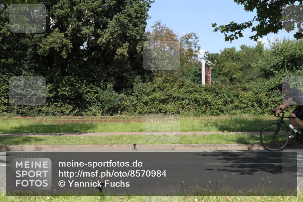 10.08.2025 - GEWOBA Citytriathlon Bremen Yannick Fuchs http://msf.ph/oto/8570984 10.08.2025 14:29:24 Radfahren 117, 179, 188, 206, 212, 351, 365, 373, 389, 405, 447, 487, 517 meine-sportfotos.de