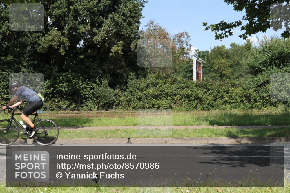 10.08.2025 - GEWOBA Citytriathlon Bremen Yannick Fuchs http://msf.ph/oto/8570986 10.08.2025 14:29:25 Radfahren 117, 179, 188, 206, 212, 351, 365, 373, 389, 405, 447, 487, 517 meine-sportfotos.de