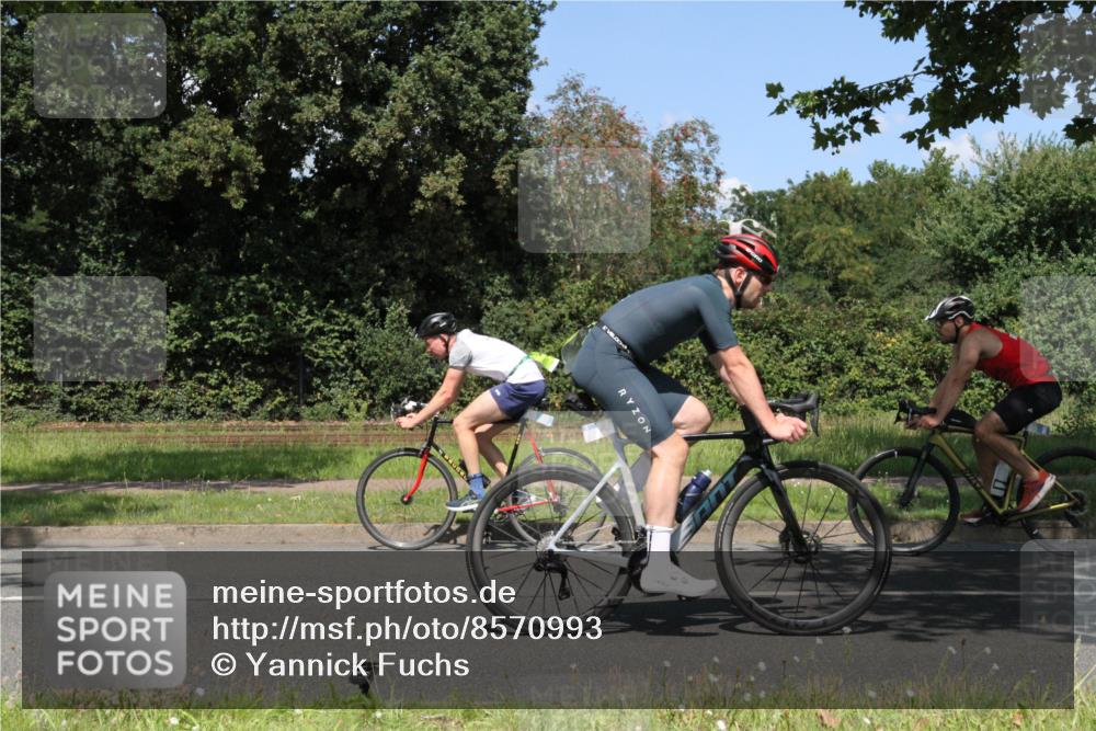 10.08.2025 - GEWOBA Citytriathlon Bremen Yannick Fuchs http://msf.ph/oto/8570993 10.08.2025 14:29:27 Radfahren 117, 179, 188, 206, 212, 351, 365, 373, 389, 405, 447, 466, 487, 517 meine-sportfotos.de