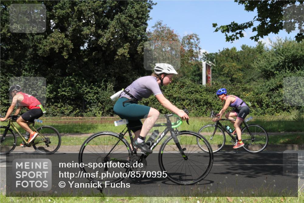 10.08.2025 - GEWOBA Citytriathlon Bremen Yannick Fuchs http://msf.ph/oto/8570995 10.08.2025 14:29:28 Radfahren 117, 179, 188, 206, 212, 351, 365, 373, 389, 405, 447, 466, 487, 517 meine-sportfotos.de