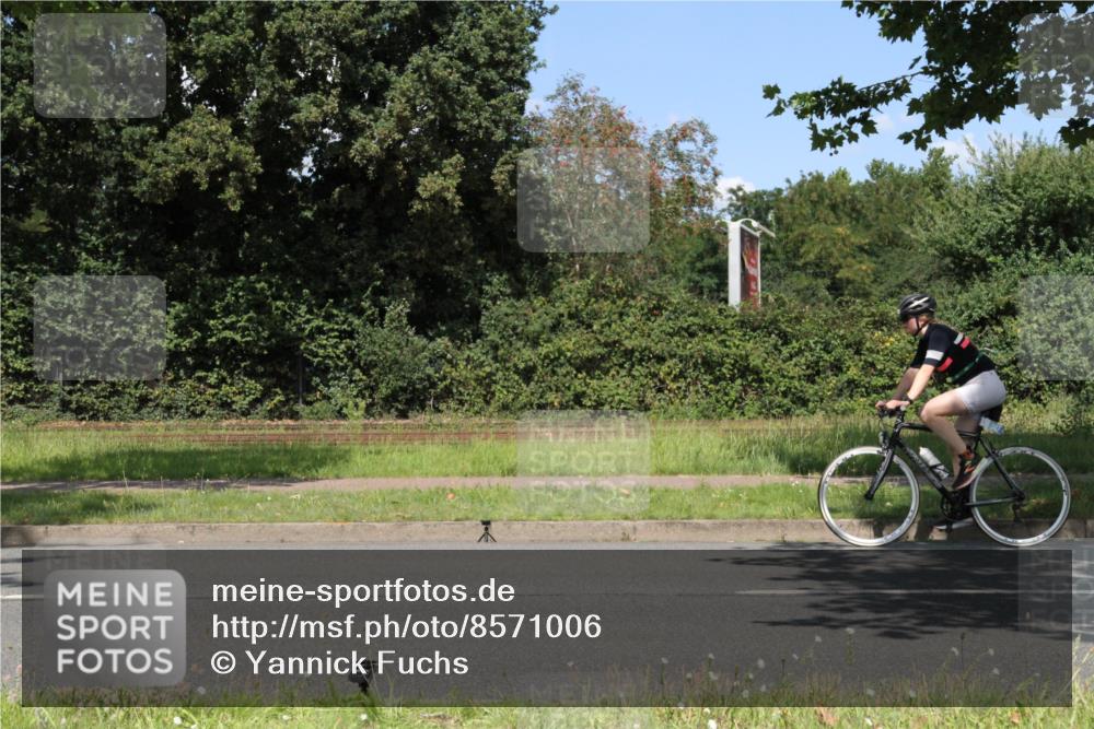 10.08.2025 - GEWOBA Citytriathlon Bremen Yannick Fuchs http://msf.ph/oto/8571006 10.08.2025 14:29:32 Radfahren 117, 179, 206, 212, 226, 351, 365, 373, 389, 405, 466, 487, 517 meine-sportfotos.de