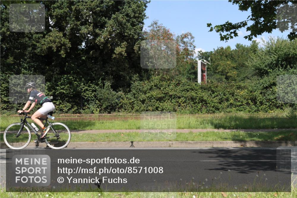 10.08.2025 - GEWOBA Citytriathlon Bremen Yannick Fuchs http://msf.ph/oto/8571008 10.08.2025 14:29:32 Radfahren 117, 179, 206, 212, 226, 351, 365, 373, 389, 405, 466, 487, 517 meine-sportfotos.de