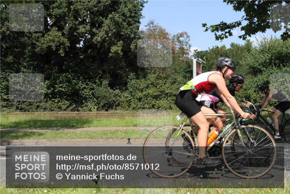 10.08.2025 - GEWOBA Citytriathlon Bremen Yannick Fuchs http://msf.ph/oto/8571012 10.08.2025 14:29:34 Radfahren 117, 179, 206, 212, 226, 351, 365, 373, 405, 466, 487, 517 meine-sportfotos.de