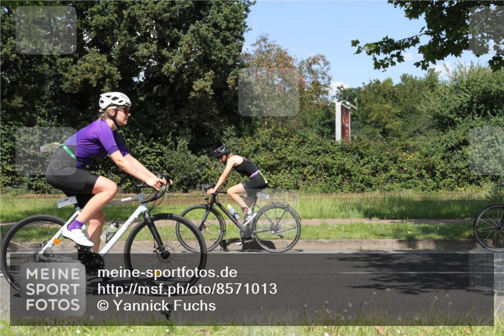 10.08.2025 - GEWOBA Citytriathlon Bremen Yannick Fuchs http://msf.ph/oto/8571013 10.08.2025 14:29:34 Radfahren 117, 179, 206, 212, 226, 351, 365, 373, 405, 466, 487, 517 meine-sportfotos.de