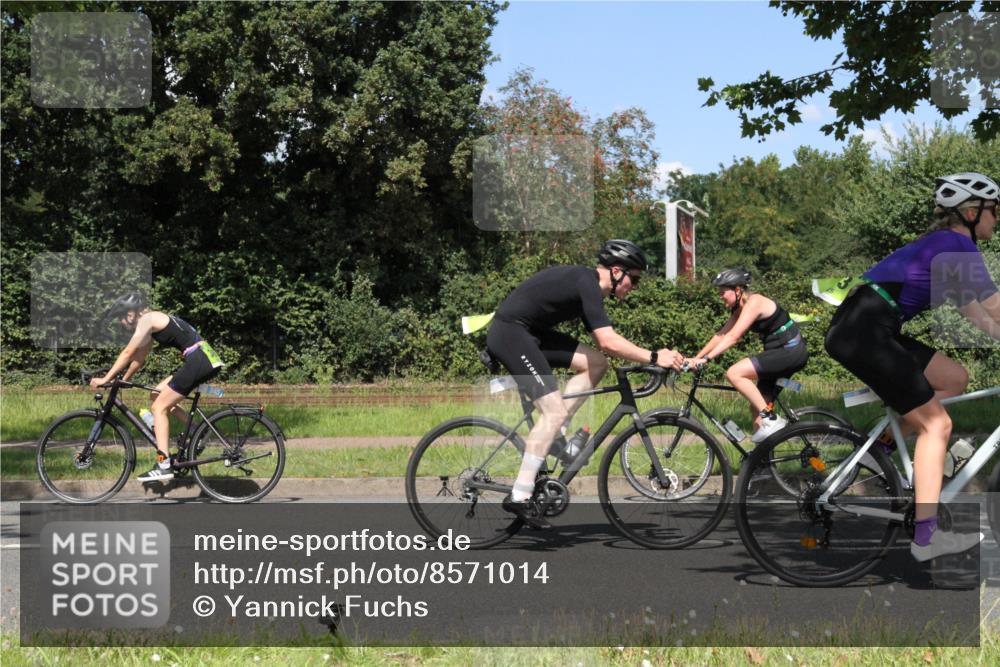 10.08.2025 - GEWOBA Citytriathlon Bremen Yannick Fuchs http://msf.ph/oto/8571014 10.08.2025 14:29:35 Radfahren 117, 179, 206, 212, 226, 351, 365, 373, 405, 466, 487, 517 meine-sportfotos.de