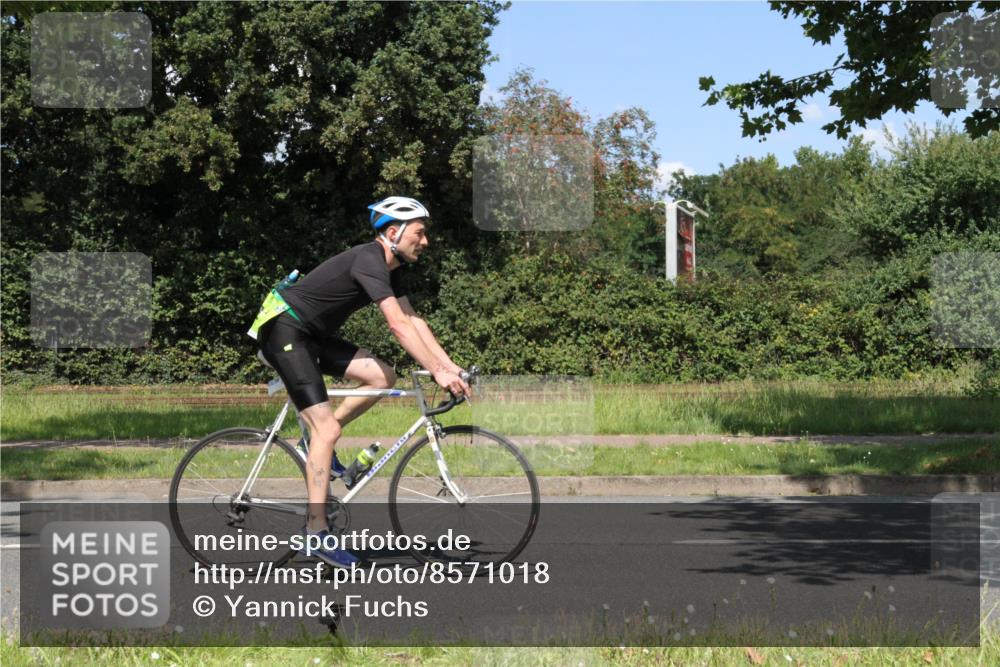 10.08.2025 - GEWOBA Citytriathlon Bremen Yannick Fuchs http://msf.ph/oto/8571018 10.08.2025 14:29:36 Radfahren 117, 179, 206, 212, 226, 351, 365, 373, 405, 466, 487, 517 meine-sportfotos.de