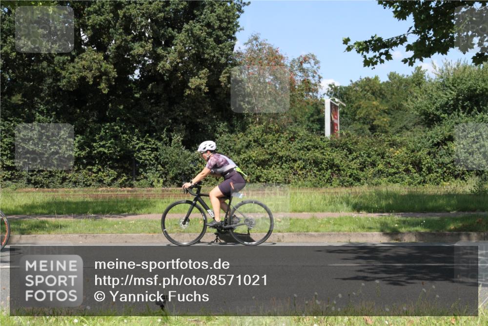 10.08.2025 - GEWOBA Citytriathlon Bremen Yannick Fuchs http://msf.ph/oto/8571021 10.08.2025 14:29:37 Radfahren 117, 179, 206, 212, 226, 351, 365, 373, 405, 466, 487, 517 meine-sportfotos.de