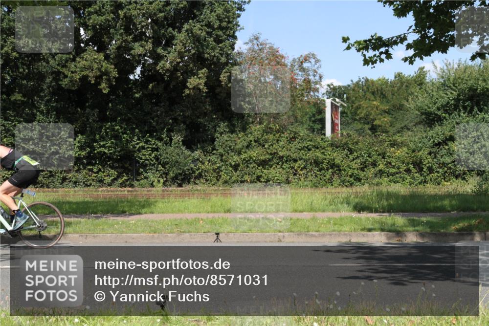 10.08.2025 - GEWOBA Citytriathlon Bremen Yannick Fuchs http://msf.ph/oto/8571031 10.08.2025 14:29:41 Radfahren 117, 179, 206, 212, 226, 275, 351, 373, 405, 466, 468, 487, 517 meine-sportfotos.de