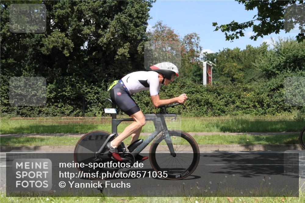 10.08.2025 - GEWOBA Citytriathlon Bremen Yannick Fuchs http://msf.ph/oto/8571035 10.08.2025 14:29:42 Radfahren 117, 179, 212, 226, 275, 327, 351, 373, 405, 466, 468, 487, 517 meine-sportfotos.de