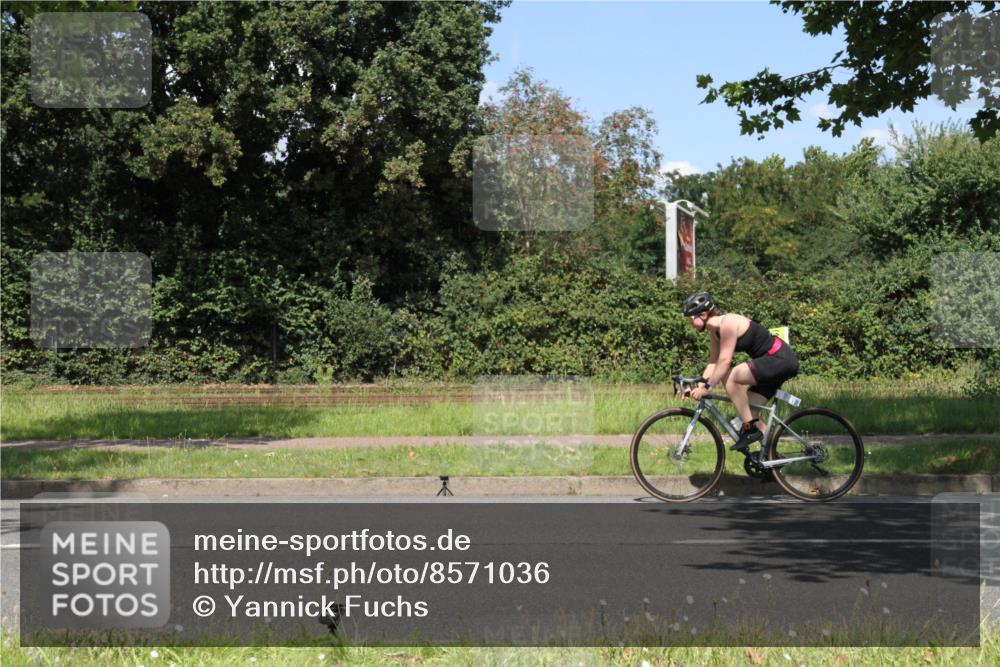 10.08.2025 - GEWOBA Citytriathlon Bremen Yannick Fuchs http://msf.ph/oto/8571036 10.08.2025 14:29:42 Radfahren 117, 179, 212, 226, 275, 327, 351, 373, 405, 466, 468, 487, 517 meine-sportfotos.de