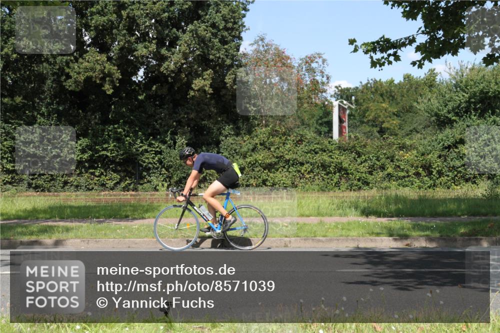10.08.2025 - GEWOBA Citytriathlon Bremen Yannick Fuchs http://msf.ph/oto/8571039 10.08.2025 14:29:47 Radfahren 183, 226, 275, 327, 405, 466, 468, 517 meine-sportfotos.de