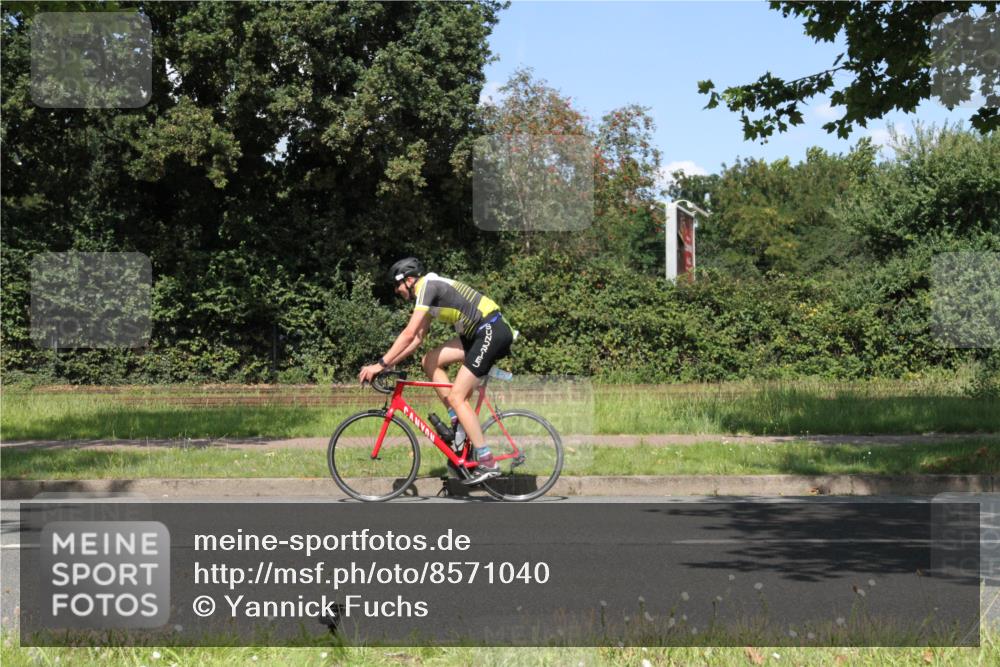 10.08.2025 - GEWOBA Citytriathlon Bremen Yannick Fuchs http://msf.ph/oto/8571040 10.08.2025 14:29:47 Radfahren 183, 226, 275, 327, 405, 466, 468, 517 meine-sportfotos.de
