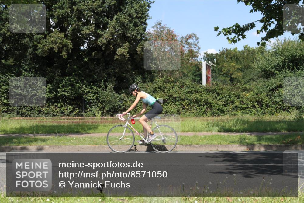 10.08.2025 - GEWOBA Citytriathlon Bremen Yannick Fuchs http://msf.ph/oto/8571050 10.08.2025 14:30:00 Radfahren 42, 95, 112, 183, 275, 315, 327, 337, 429, 454, 468 meine-sportfotos.de
